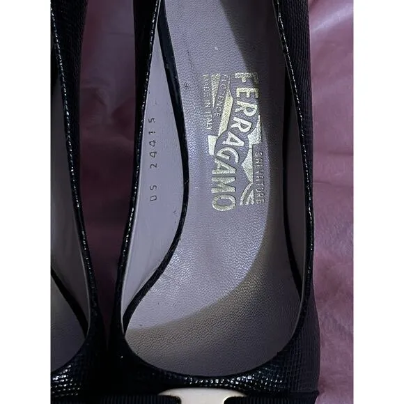 Salvatore Ferragamo Gilia Pebble Black Heel Size 7.5 Black/ Gold