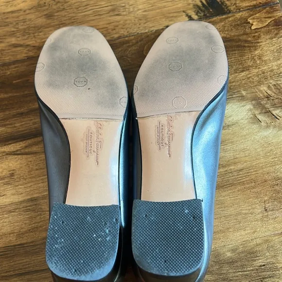 Salvatore Ferragamo Pewter Almond Toe Block Heel Shoes Sz 8