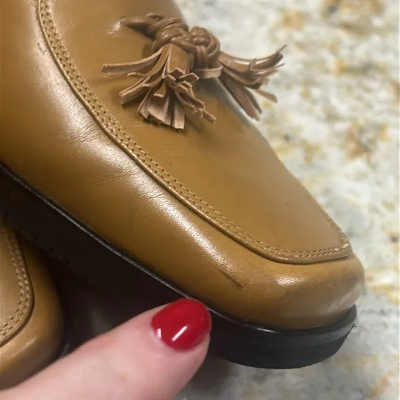 SALVATORE FERRAGAMO Women's Shoes Tan Leather Tassel Square Toe Heels Size 7