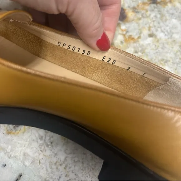 SALVATORE FERRAGAMO Women's Shoes Tan Leather Tassel Square Toe Heels Size 7