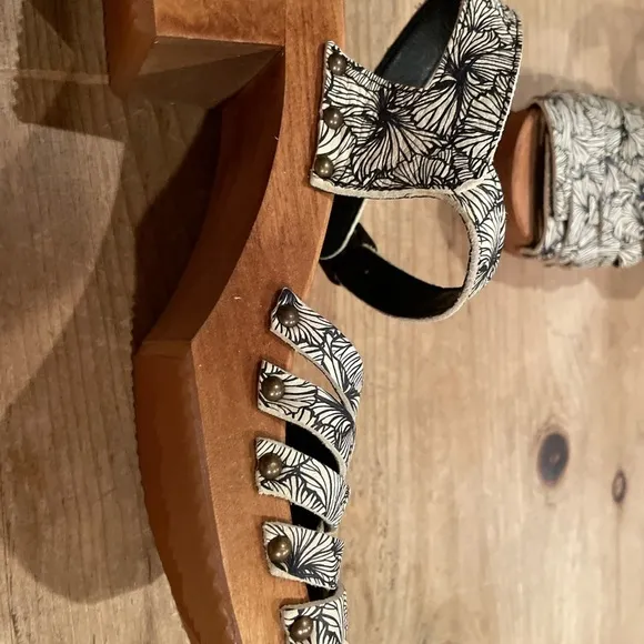 Sanita Wood Leather Black White floral studded Women’s Sandals 10