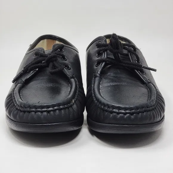 SAS Moc Toe Women's Size 9 Handsewn Black Leather Comfort Lace Up Walking Shoes