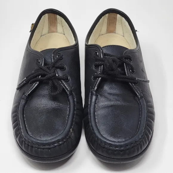 SAS Moc Toe Women's Size 9 Handsewn Black Leather Comfort Lace Up Walking Shoes