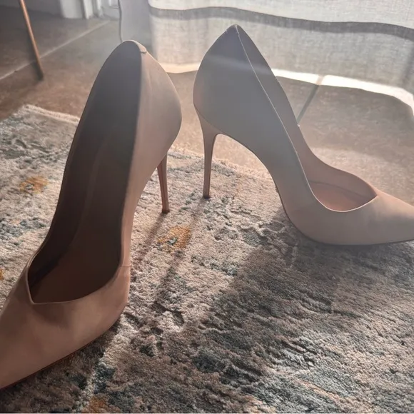 SCHUTZ Caiolea Stiletto Size 8.5 Nude