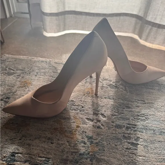 SCHUTZ Caiolea Stiletto Size 8.5 Nude