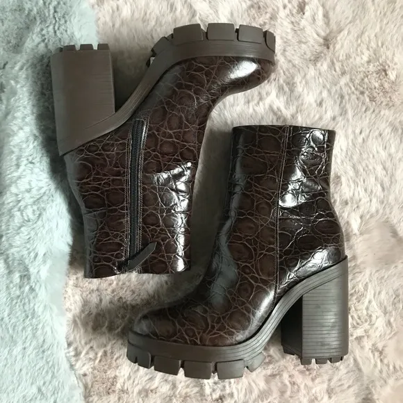 Schutz gwendoline croc caym embossed new bison platform boots