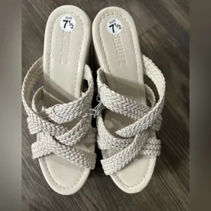 Schutz platform sandals, NWOB size 7.5