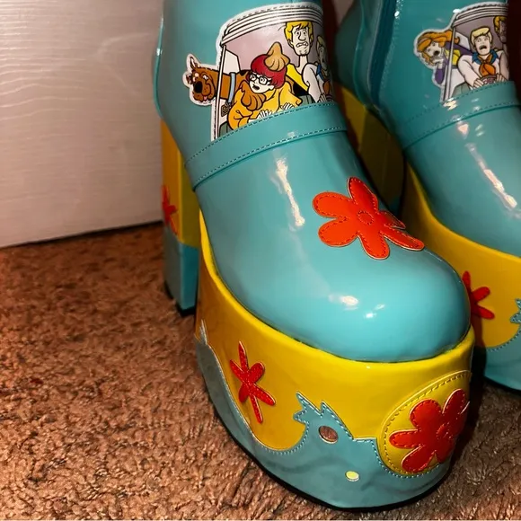 Scooby Doo Dolls Kill ‘MYSTERY MACHINE’ Platform Boots NIB 9