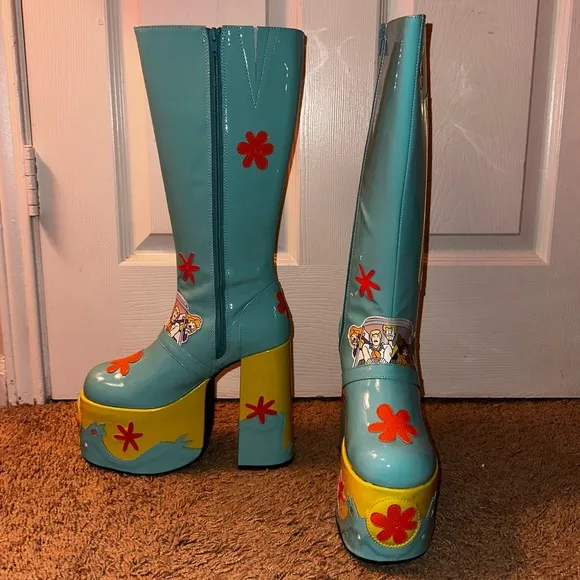 Scooby Doo Dolls Kill ‘MYSTERY MACHINE’ Platform Boots NIB 9