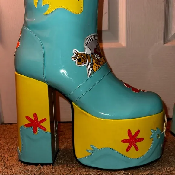 Scooby Doo Dolls Kill ‘MYSTERY MACHINE’ Platform Boots NIB 9