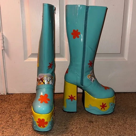 Scooby Doo Dolls Kill ‘MYSTERY MACHINE’ Platform Boots NIB 9