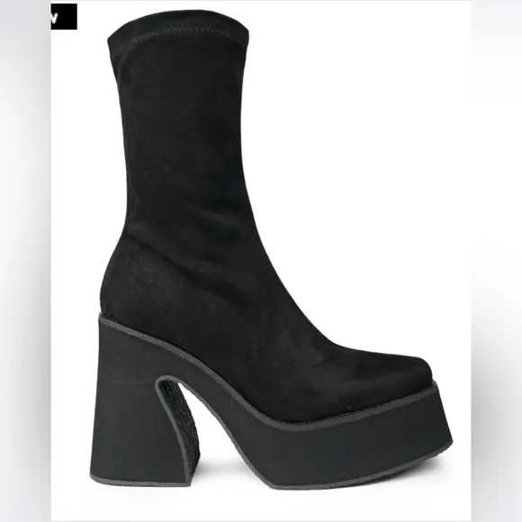 Sedai Black Suede Platform Boots GT1 Bratz Dolls