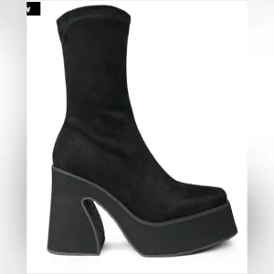 Sedai Black Suede Platform Boots GT1 Bratz Dolls