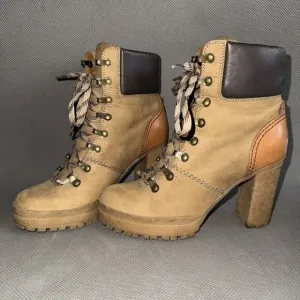 See by Chloe Eileen Tan Lace Up Block Heel Logger Style Boots Shoes Size 38 US 8