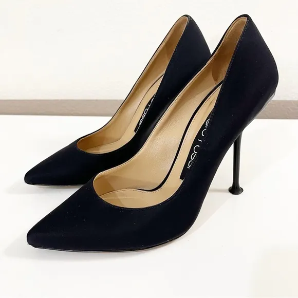 Sergio Rossi Black Classic pointed Heels size 37