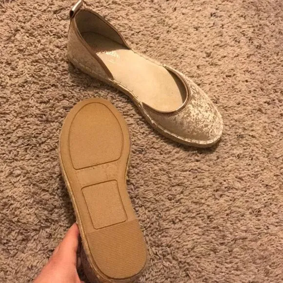 Seychelles Los Angeles gold metallic size 7
