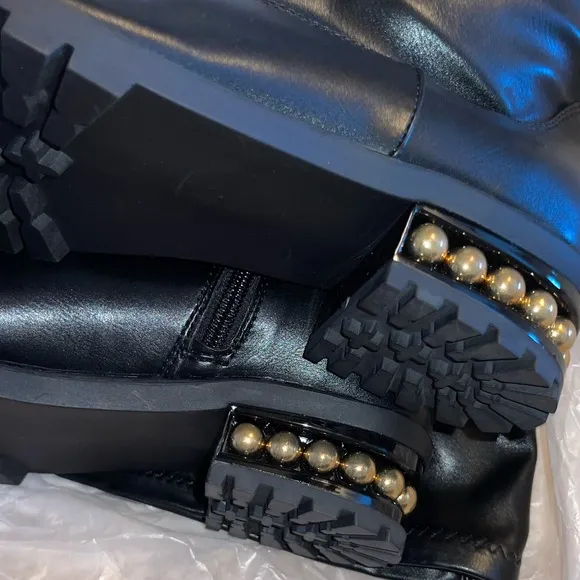 Shoe Dazzle Bradana Boots