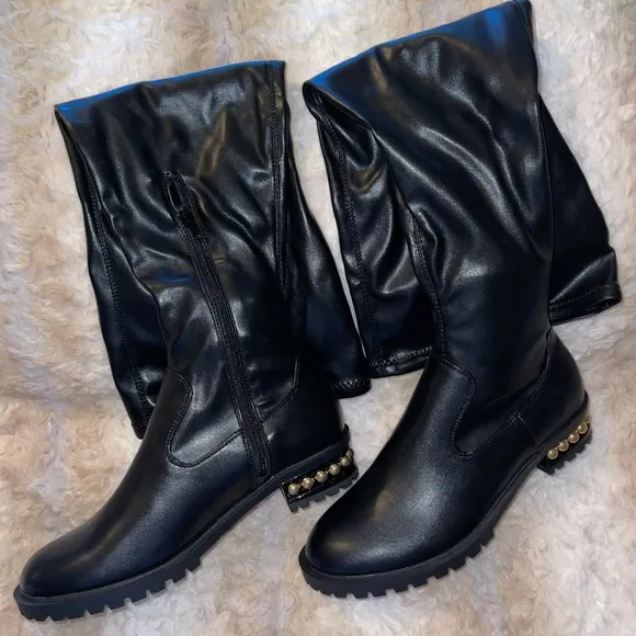 Shoe Dazzle Bradana Boots