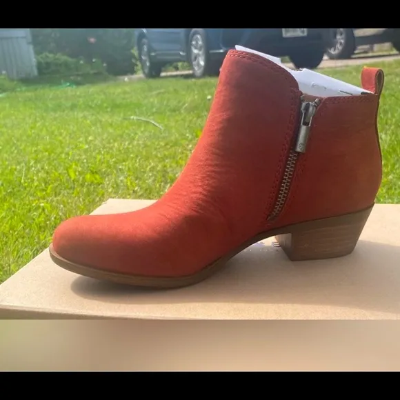 Side Zipper Boots New In Box Lucky Brand Womens Ankle Low Heel Size 6.5 Red 😍