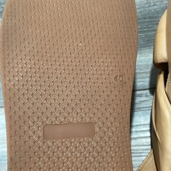 Silent D Platform Sandals