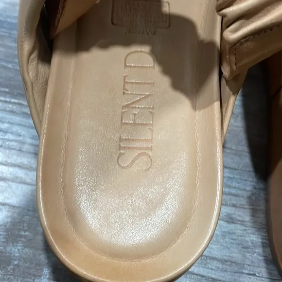 Silent D Platform Sandals