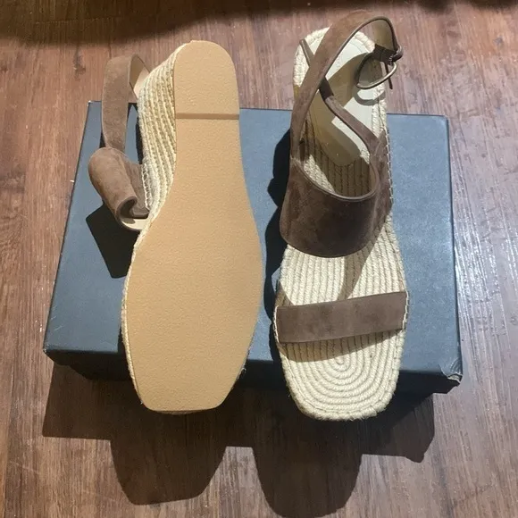 Size 11 Banana Republic women’s espadrille wedge sandal Tobacco Brown Suede NWT