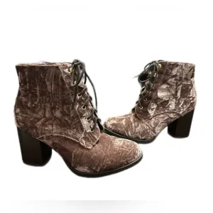 Soda Velvet boots