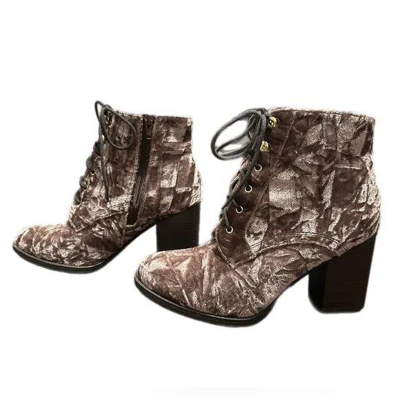 Soda Velvet boots