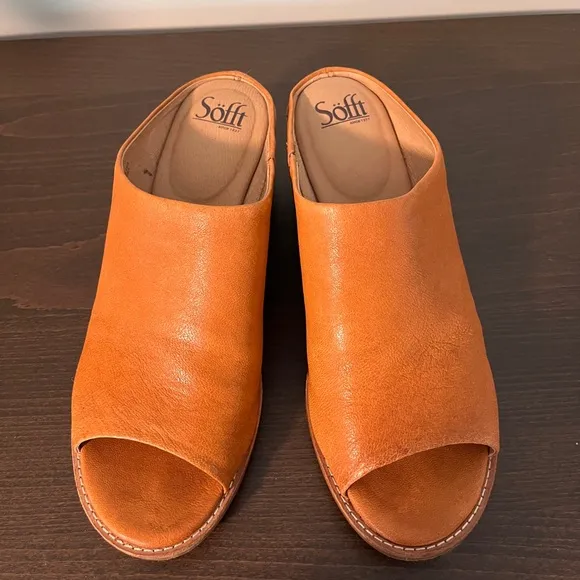 Sofft Aneesa peep toe slides Sz 11