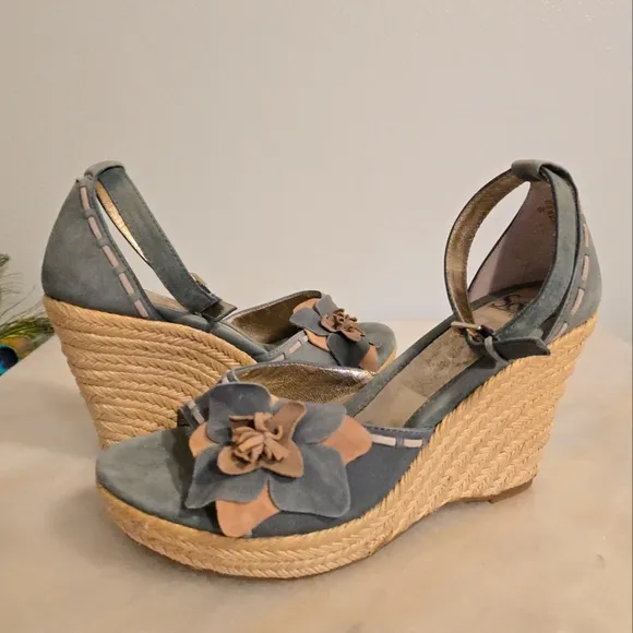 SOFFT ESPADRILLE PLATFORM WEDGE OPEN TOE GRAY LEATHER SANDALS Flower applique 10