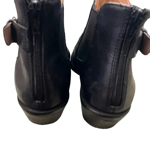 Sofft Lattice Leather Moto Ankle Boots Black 2” Platform Heels Rear Zipper 10
