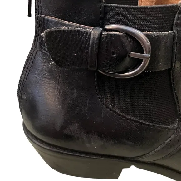 Sofft Lattice Leather Moto Ankle Boots Black 2” Platform Heels Rear Zipper 10