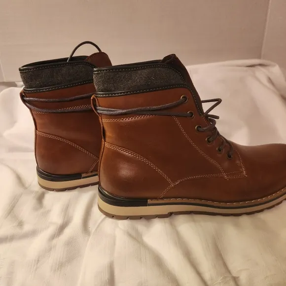 Sonoma Men's Brown Boots Size 9 Med New In Box