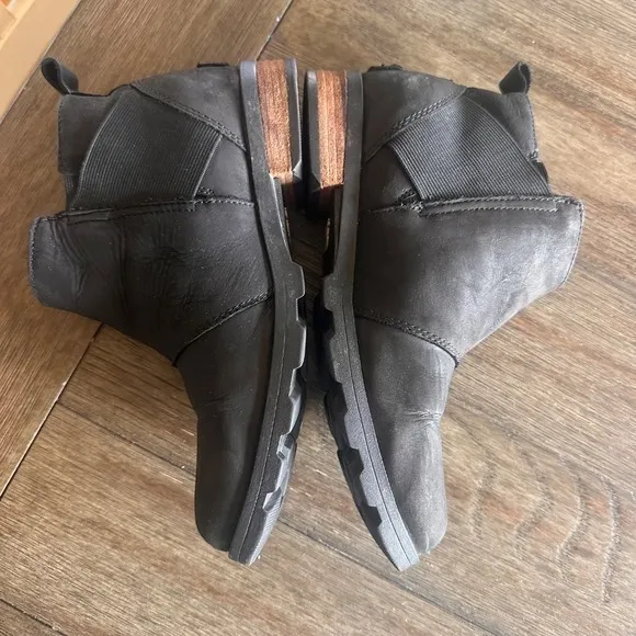 Sorel Black Leather Emelie Ankle Boots Chelsea Pull On Comfort Casual Size 8