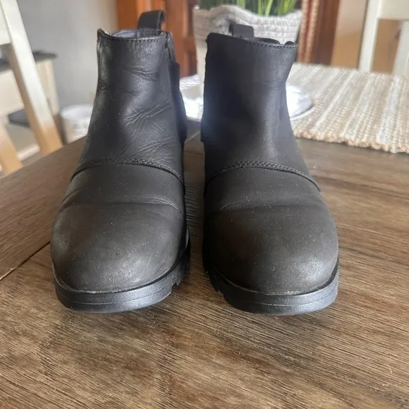 Sorel Black Leather Emelie Ankle Boots Chelsea Pull On Comfort Casual Size 8