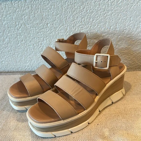 Sorel Honest Beige Joannie III Ankle Strap Platform Sandals