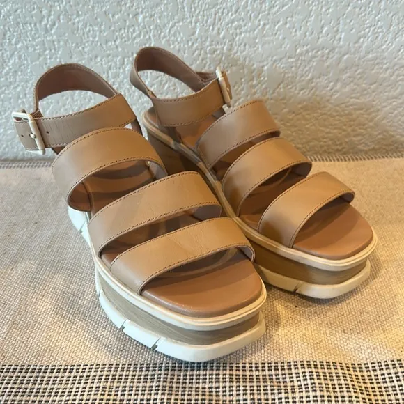 Sorel Honest Beige Joannie III Ankle Strap Platform Sandals