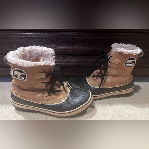 Sorel NL 1631-280 Since 1962 Womens Boots size 8
