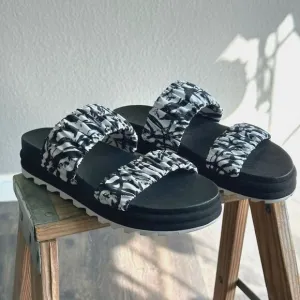 Sorel Slide Sandals Roaming Two Strap Black White TieDye Women’s Platform Sz 9.5
