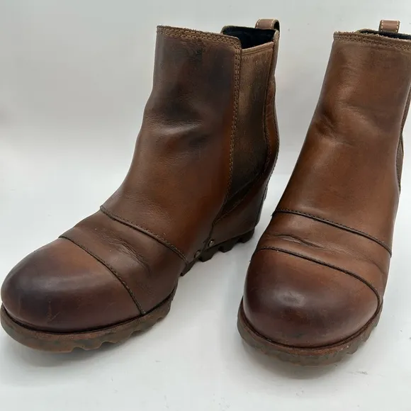 Sorel Women’s Lea Wedge Platform Booties Boots Leather  in Elk Curry Size 7
