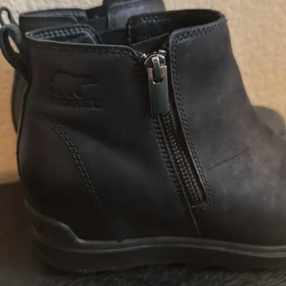 Sorel Women’s Leather Black Evie Chelsea Boots Size 8.5