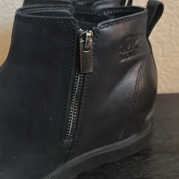 Sorel Women’s Leather Black Evie Chelsea Boots Size 8.5