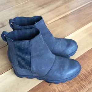 Sorel wedge  boots