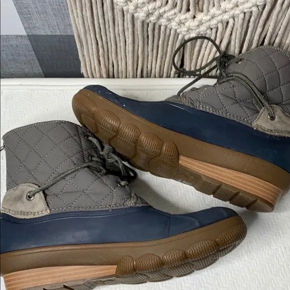 Sperry Quarter Boots