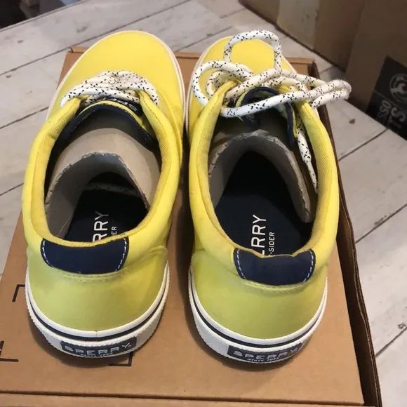 Sperry Shoe Men’s 8/ women’s 9.5 Yellow shoe so cute! Shoes 278