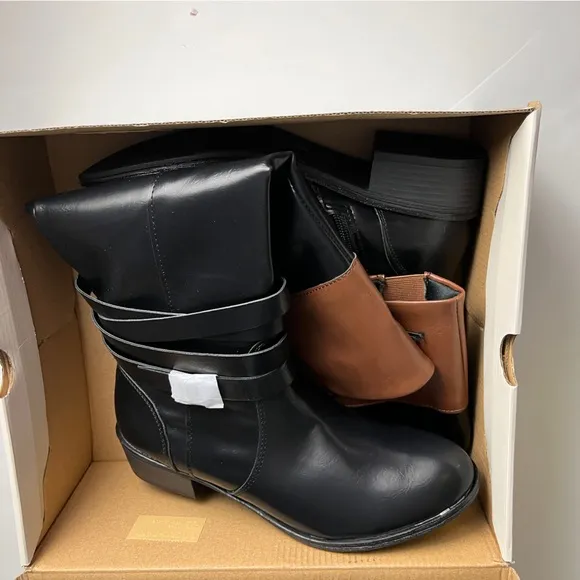 ST. JOHN'S BAY Douglas Heel Boots