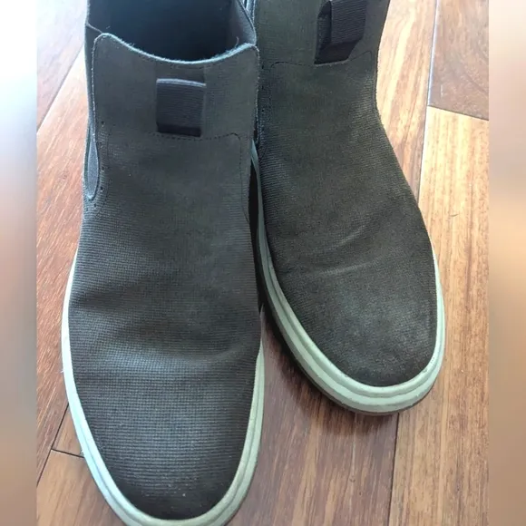 Stacy Adams Cooper Plain Toe Chelsea Suede Boot Men's Casual/ Dress Shoes