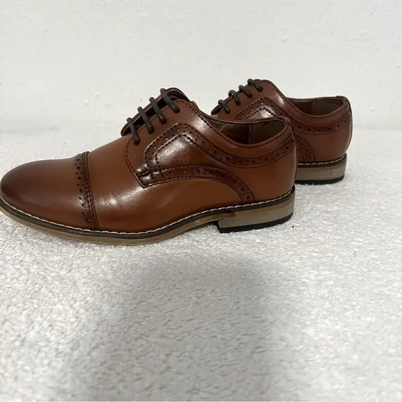 Stacy Adams Dickinson Kids Boys Size 11 M Oxford Cap Toe Cognac Dress Shoes EUC