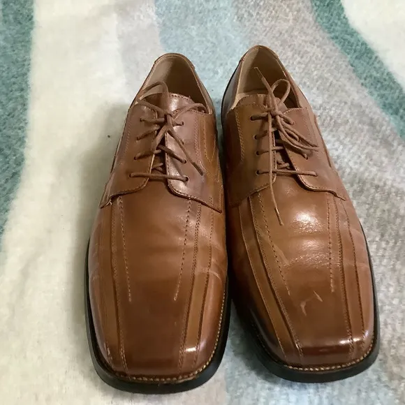 Stacy Adams leather Dress shoes size 13 M used only once color brown