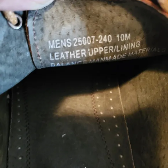 Stacy Adam’s Tan dress shoes, size 10.